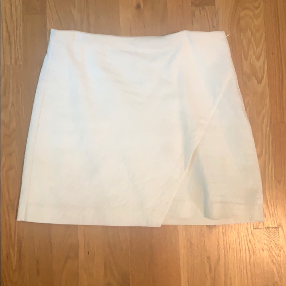 Loft Skirt in Winter White